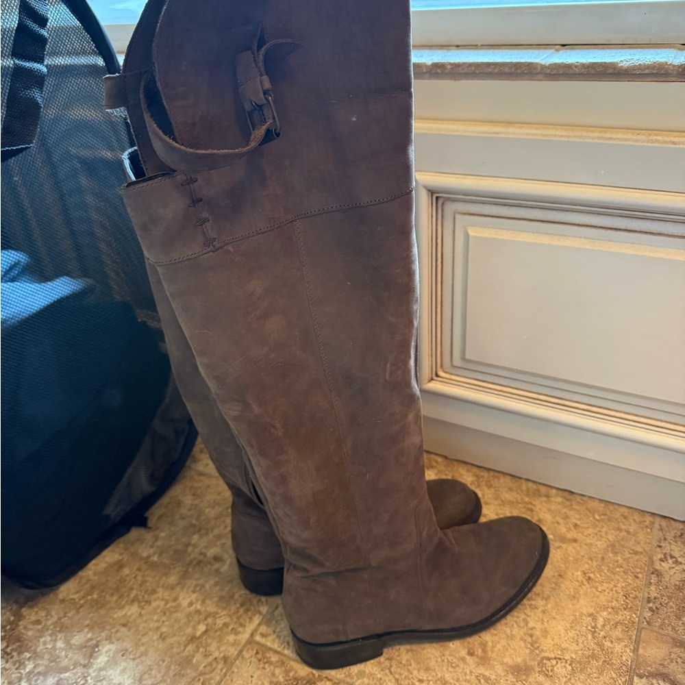 DV boots